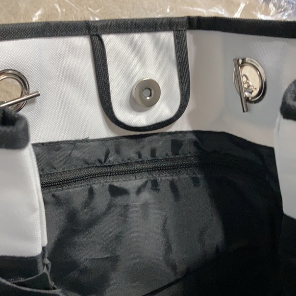 Purse - Picture 7 of 7